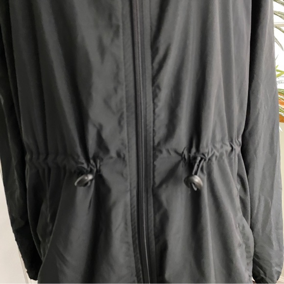 Gaiam black lightweight Zippered Front Windbreaker/Rain Jacket - Picture 4 of 7